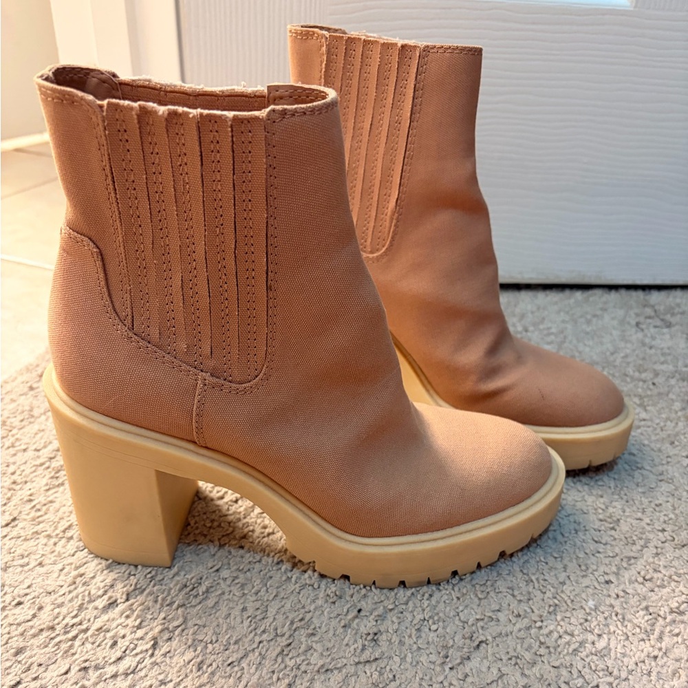 Stylish Tan Ankle Boots - Picture 1 of 5
